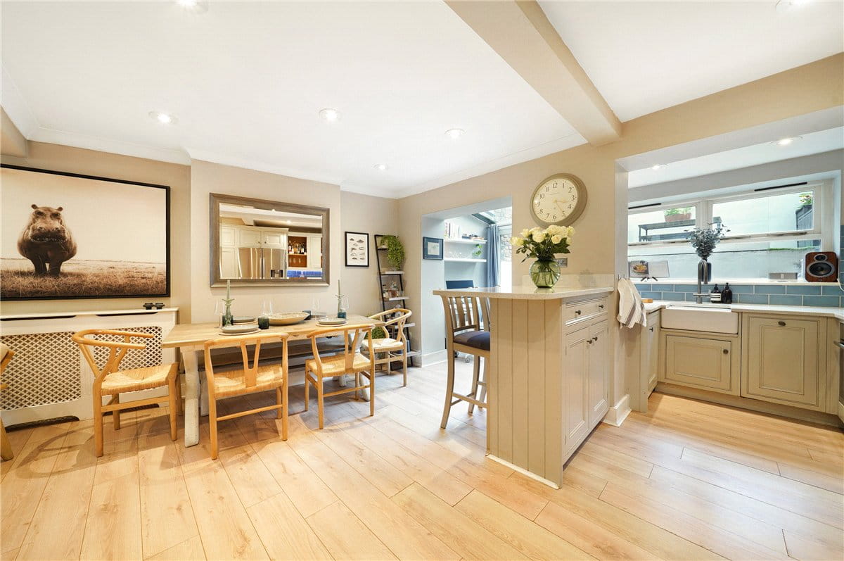 2 bedroom flat, Parkville Road, London SW6 - Available