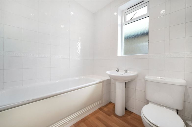 2 bedroom flat, Edenvale Street, London SW6 - Available