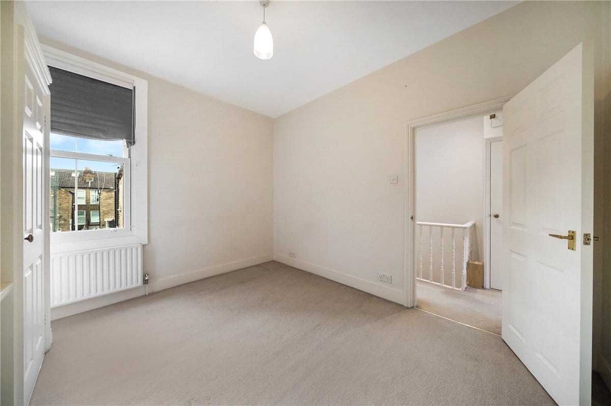 2 bedroom flat, Edenvale Street, London SW6 - Available