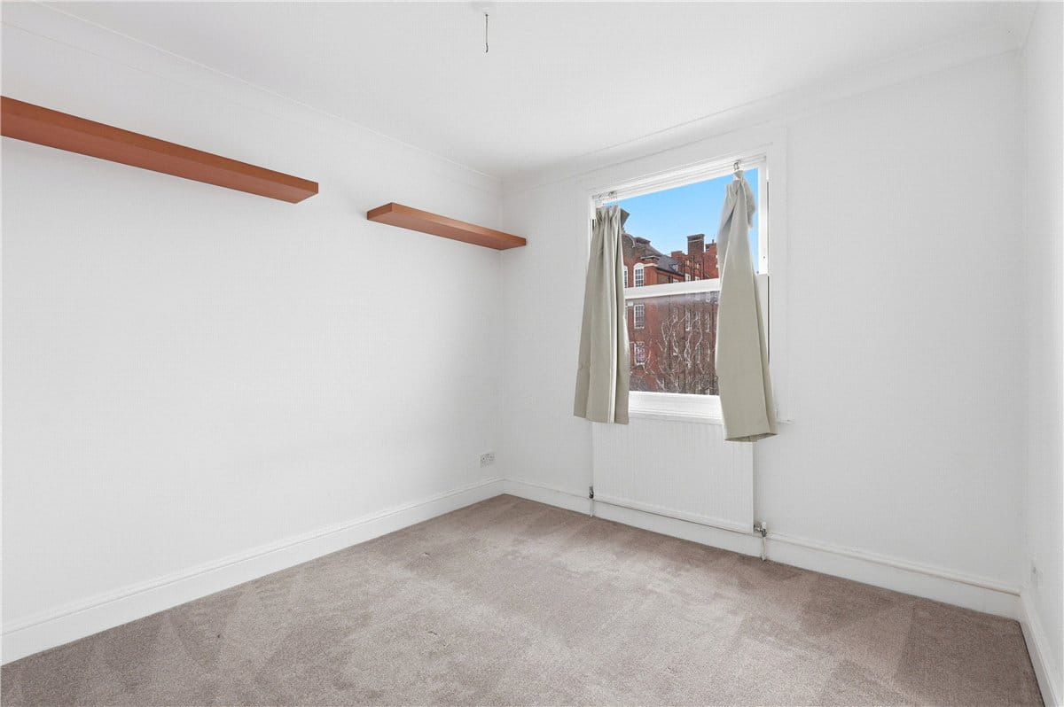 2 bedroom flat, Munster Road, London SW6 - Available