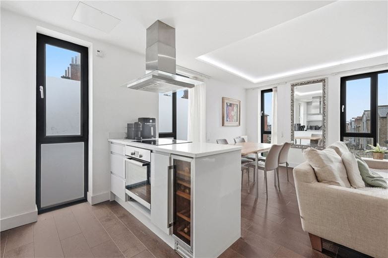 3 bedroom flat, Lillie Road, London SW6 - Available