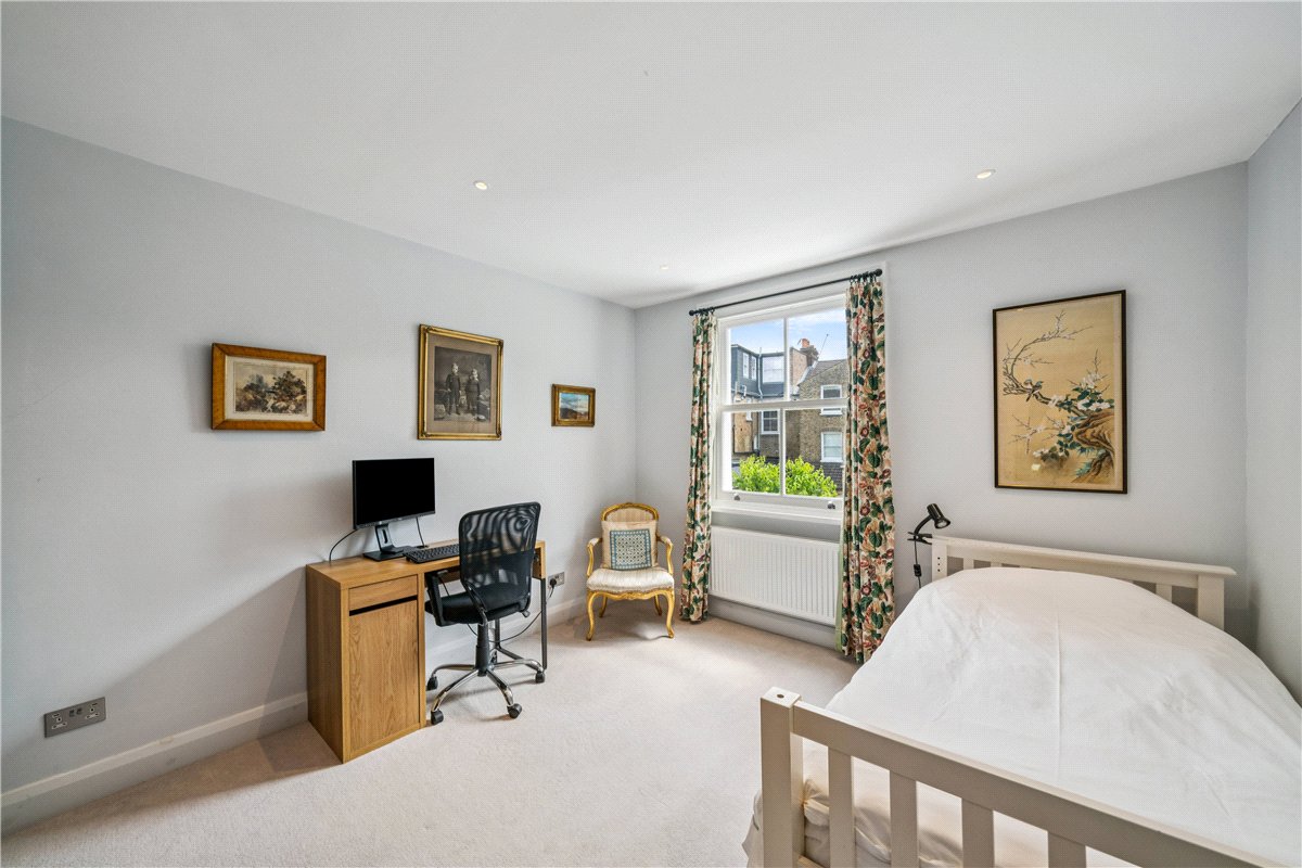 4 bedroom house, Tournay Road, London SW6 - Available