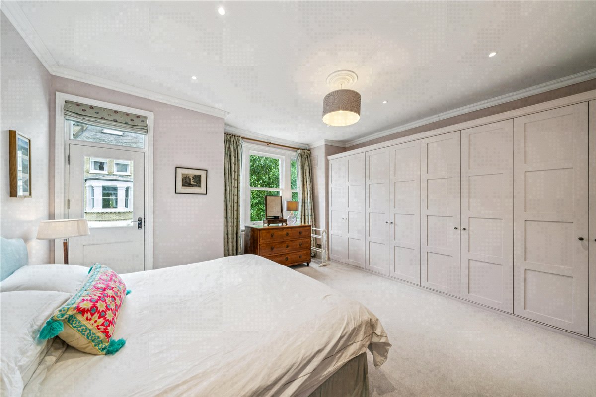 4 bedroom house, Tournay Road, London SW6 - Available