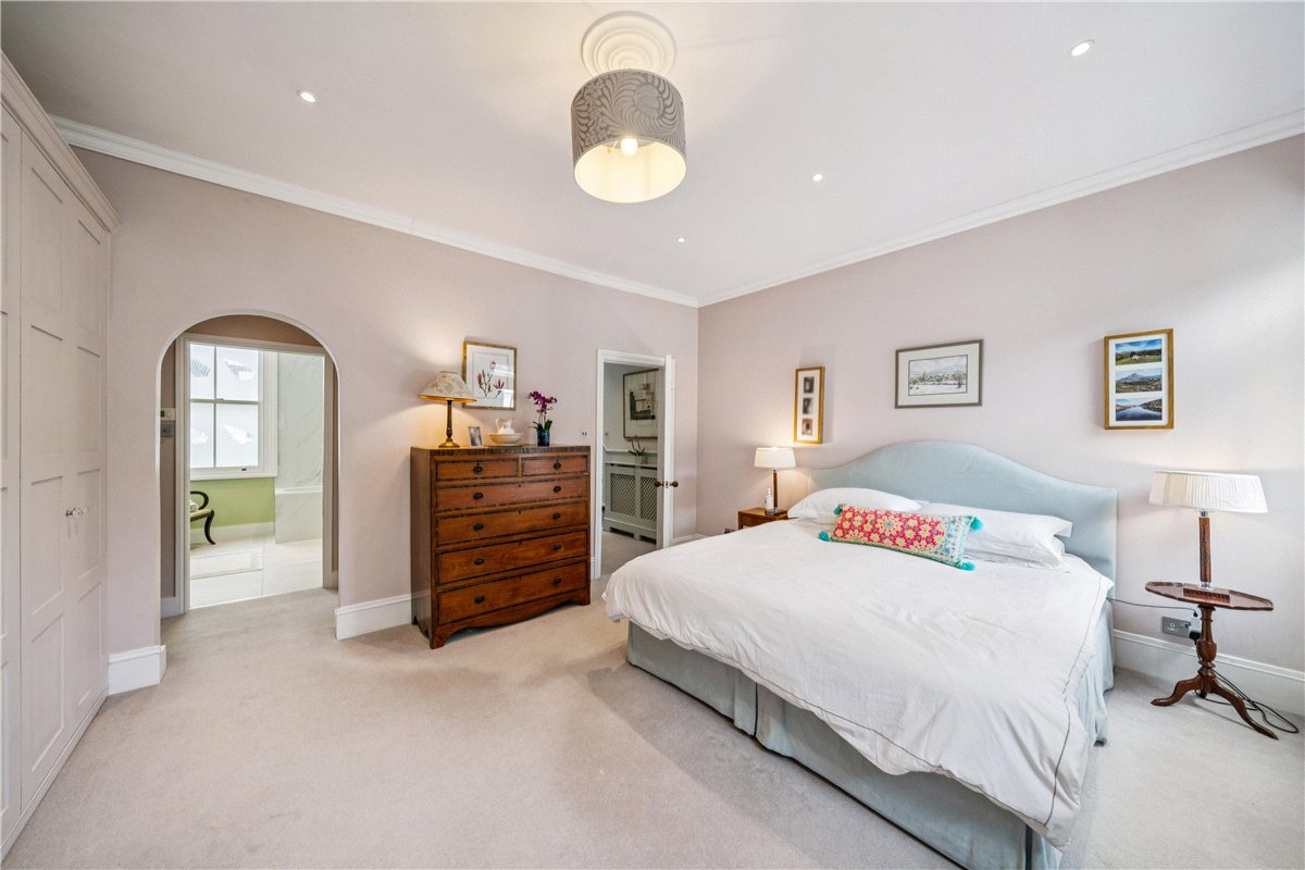 4 bedroom house, Tournay Road, London SW6 - Available