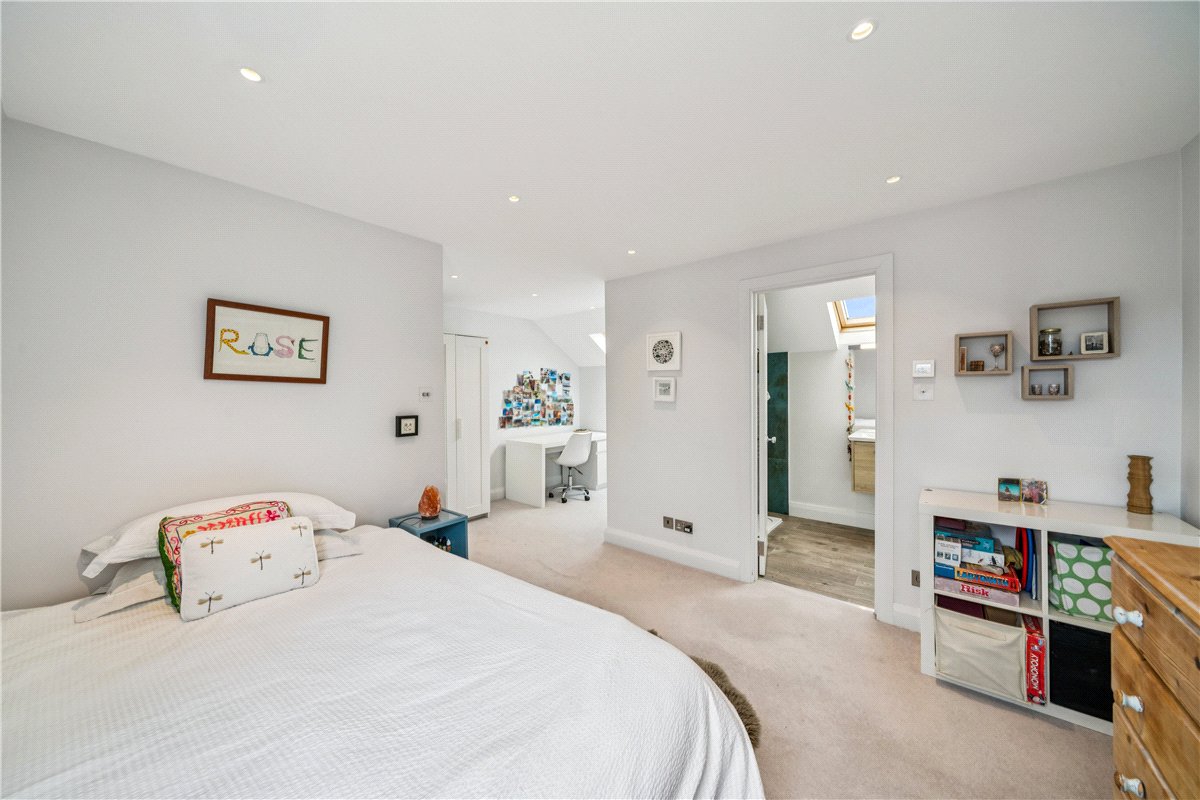4 bedroom house, Tournay Road, London SW6 - Available