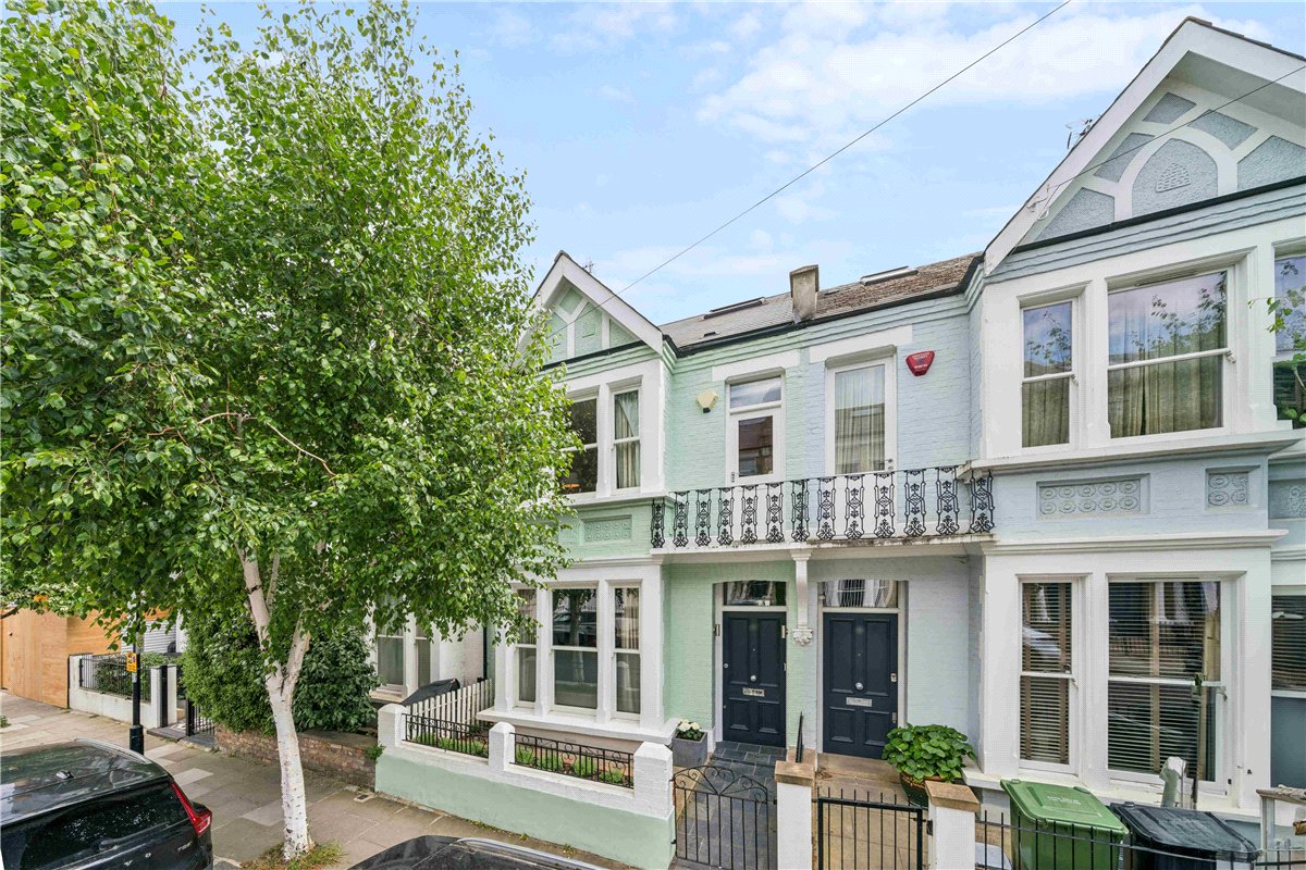 4 bedroom house, Tournay Road, London SW6 - Available