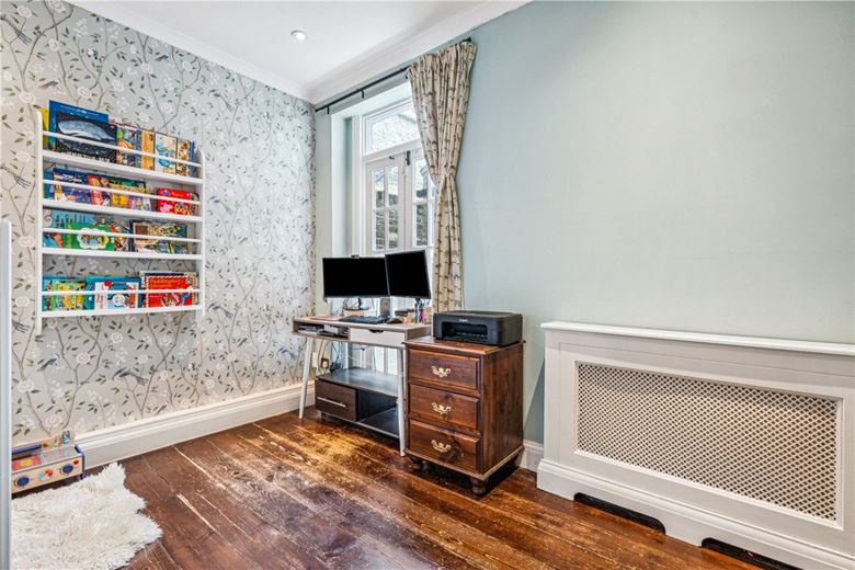 2 bedroom flat, Hildyard Road, London SW6 - Available