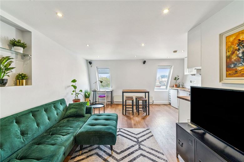 1 bedroom flat, Lillie Road, London SW6 - Available