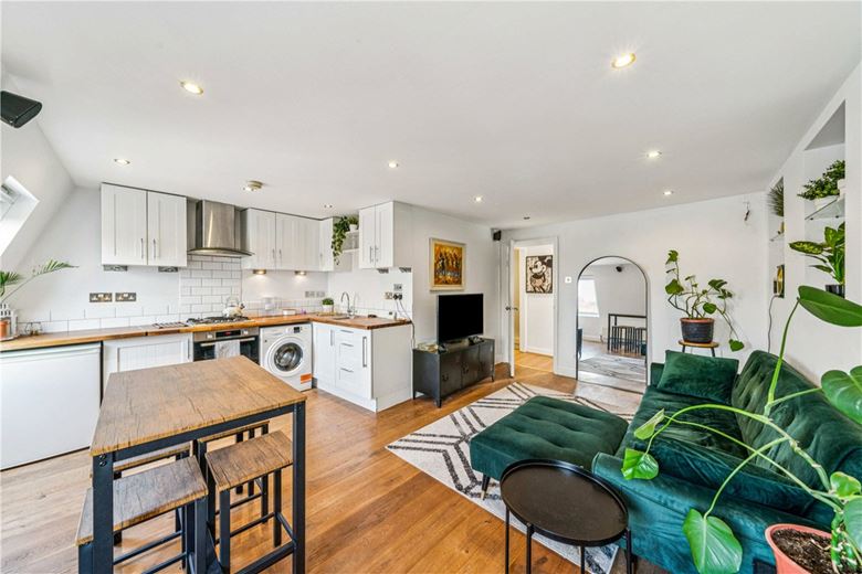 1 bedroom flat, Lillie Road, London SW6 - Available