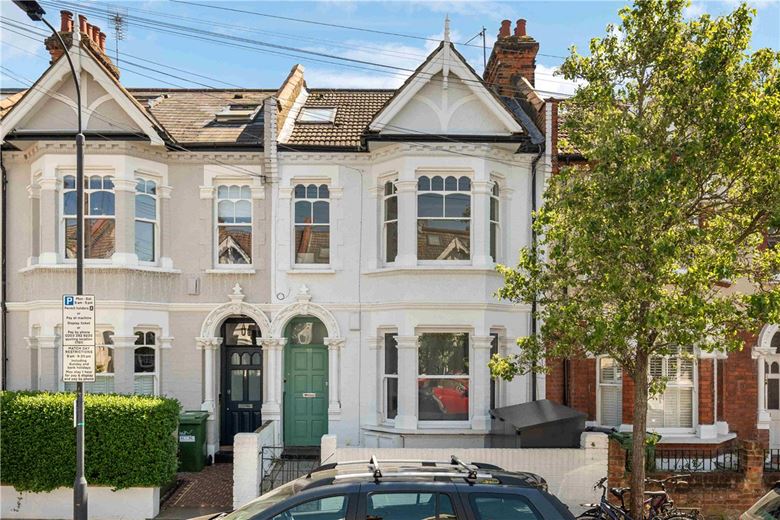 3 bedroom flat, Kenyon Street, London SW6 - Available