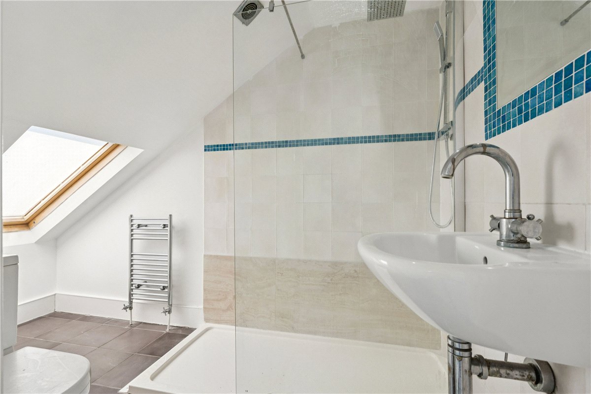 3 bedroom flat, Kenyon Street, London SW6 - Available