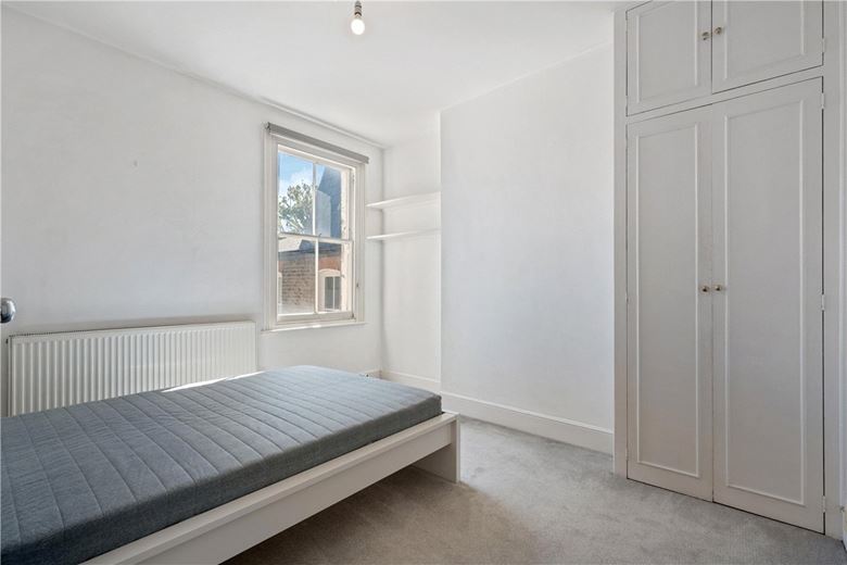 3 bedroom flat, Kenyon Street, London SW6 - Available
