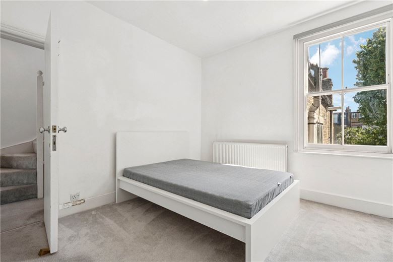 3 bedroom flat, Kenyon Street, London SW6 - Available