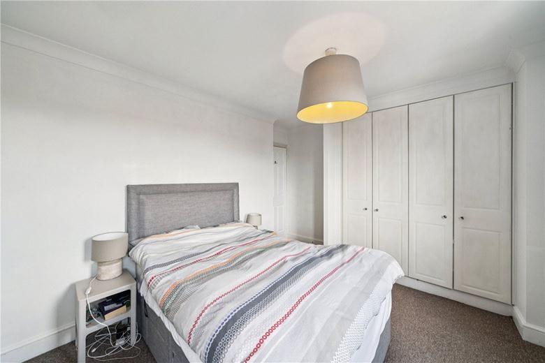 1 bedroom flat, Marryat Square, Wyfold Road SW6 - Available
