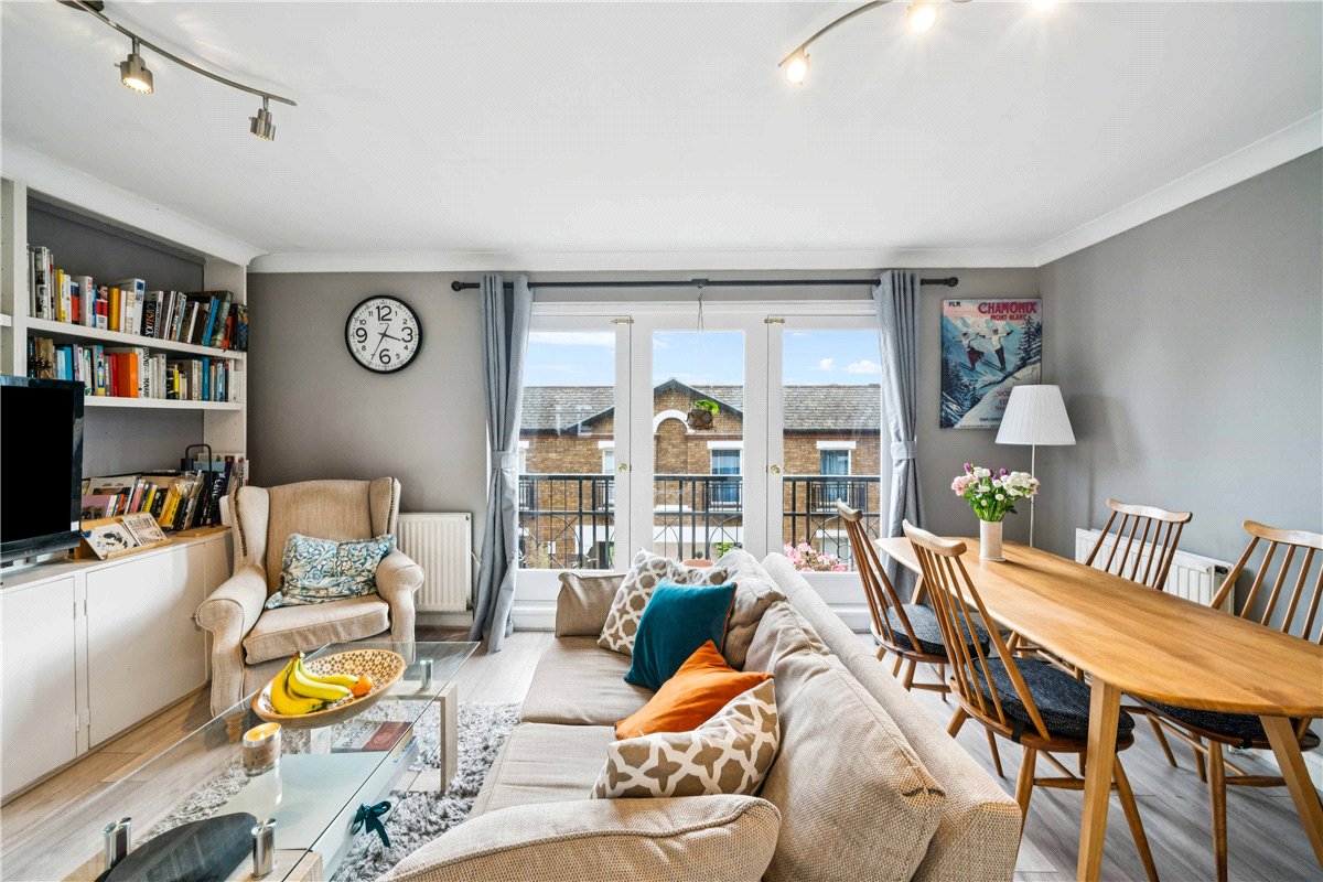 1 bedroom flat, Marryat Square, Wyfold Road SW6 - Available