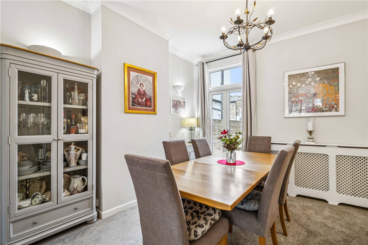 3 bedroom house, Lysia Street, London SW6 - Available