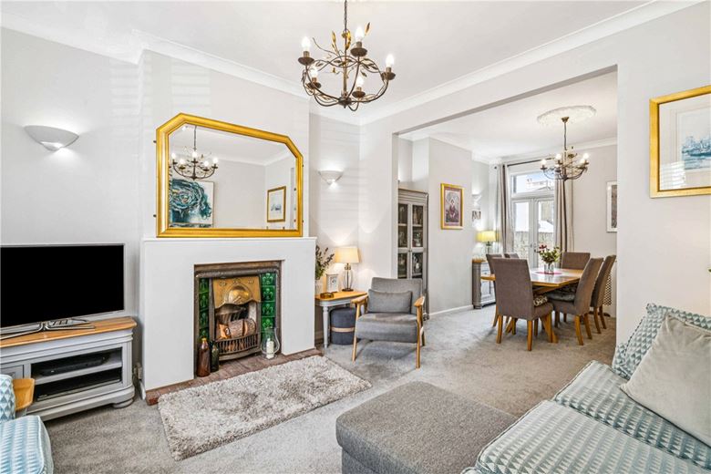3 bedroom house, Lysia Street, London SW6 - Available
