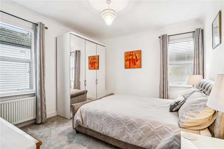 3 bedroom house, Lysia Street, London SW6 - Available