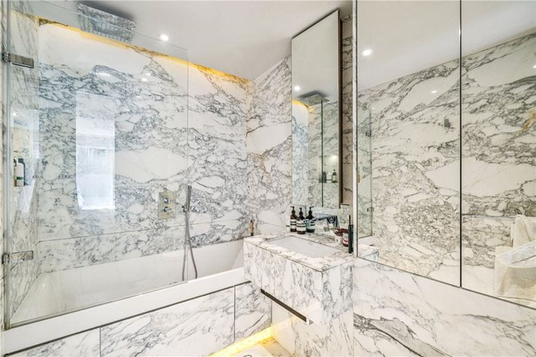 2 bedroom flat, Distillery Wharf, W6 - Available