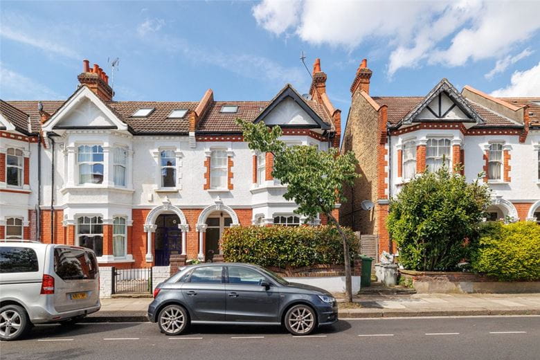 3 bedroom flat, Harbord Street, Fulham SW6 - Sold STC