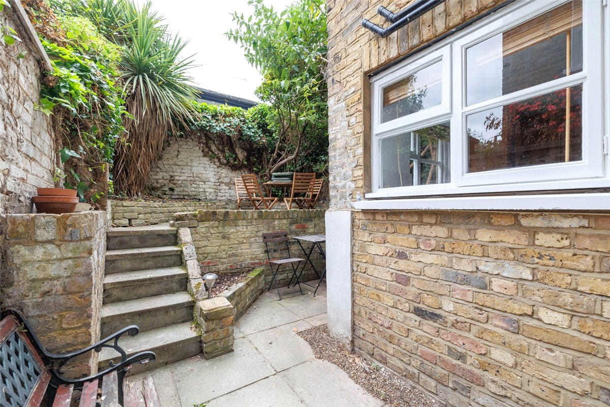 2 bedroom flat, Reporton Road, London SW6 - Sold