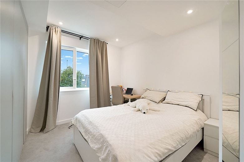 2 bedroom flat, Tierney Lane, London W6 - Available