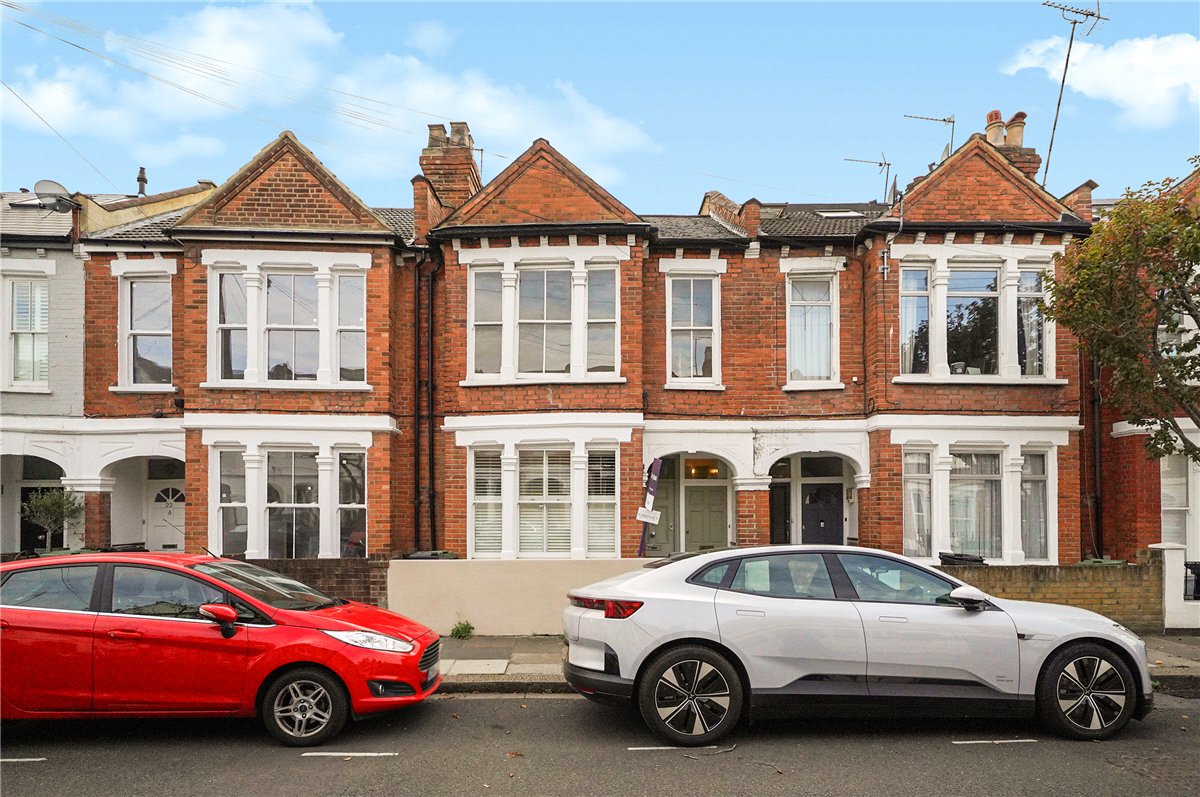 2 bedroom flat, Edenvale Street, London SW6 - Sold STC