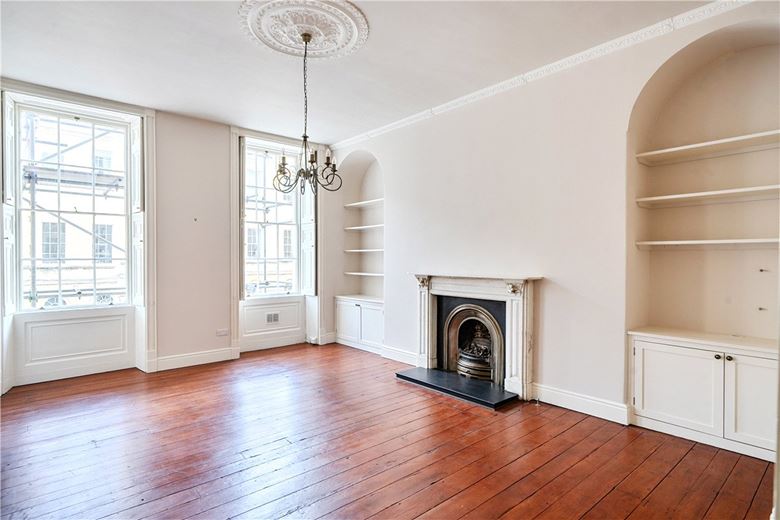 2 bedroom flat, Henrietta Street, Bath BA2 - Available