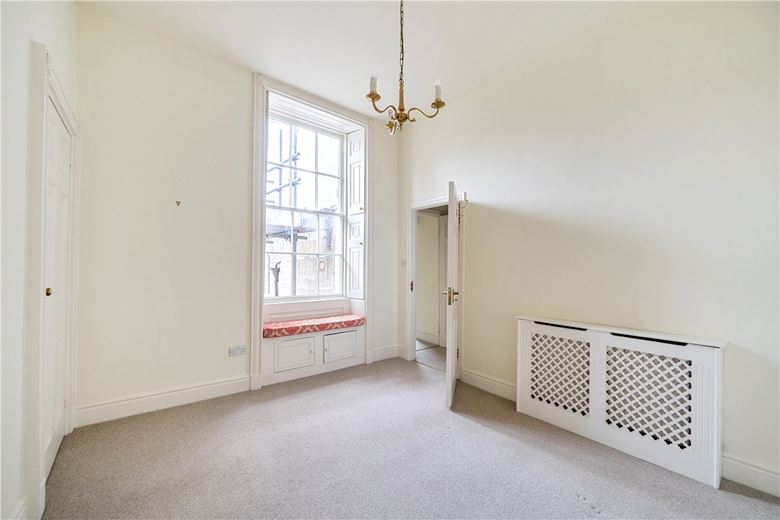 2 bedroom flat, Henrietta Street, Bath BA2 - Available