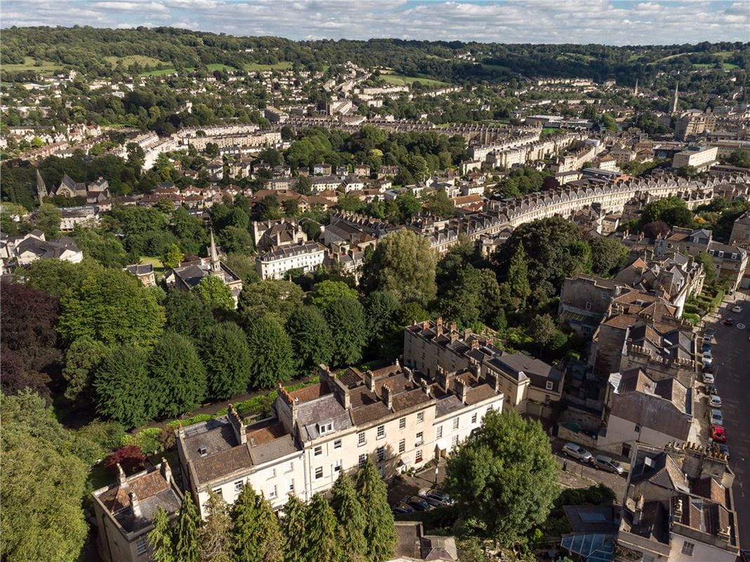4 bedroom house, Ainslies Belvedere, Bath BA1 - Sold