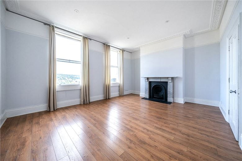 2 bedroom flat, Belgrave Terrace, Bath BA1 - Sold STC