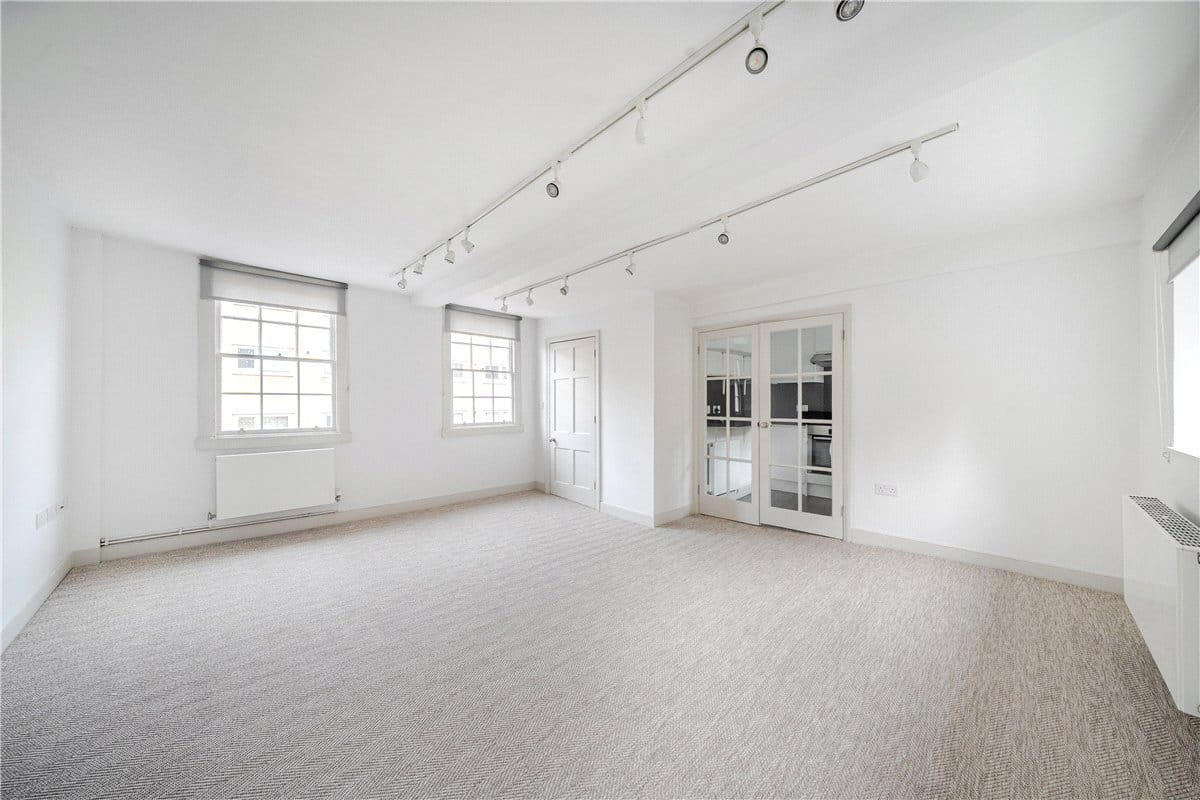 2 bedroom maisonette, Monmouth Street, Bath BA1 - Available