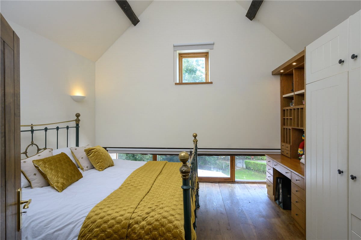 38 acres House, Siston, Bristol BS16 - Available