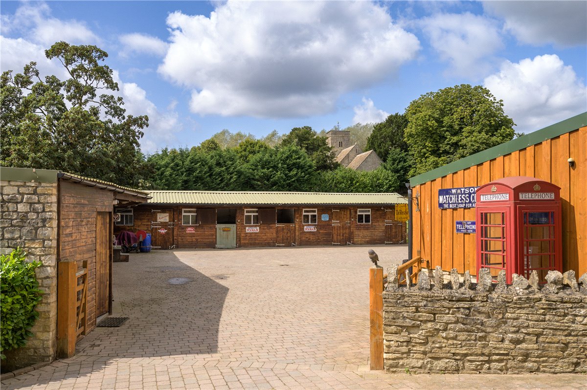 38 acres House, Siston, Bristol BS16 - Available