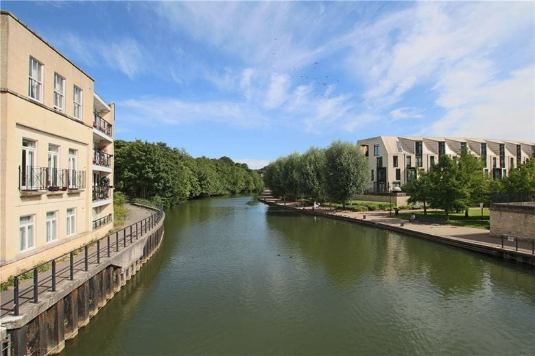 2 bedroom flat, Victoria Bridge Road, Bath BA1 - Available