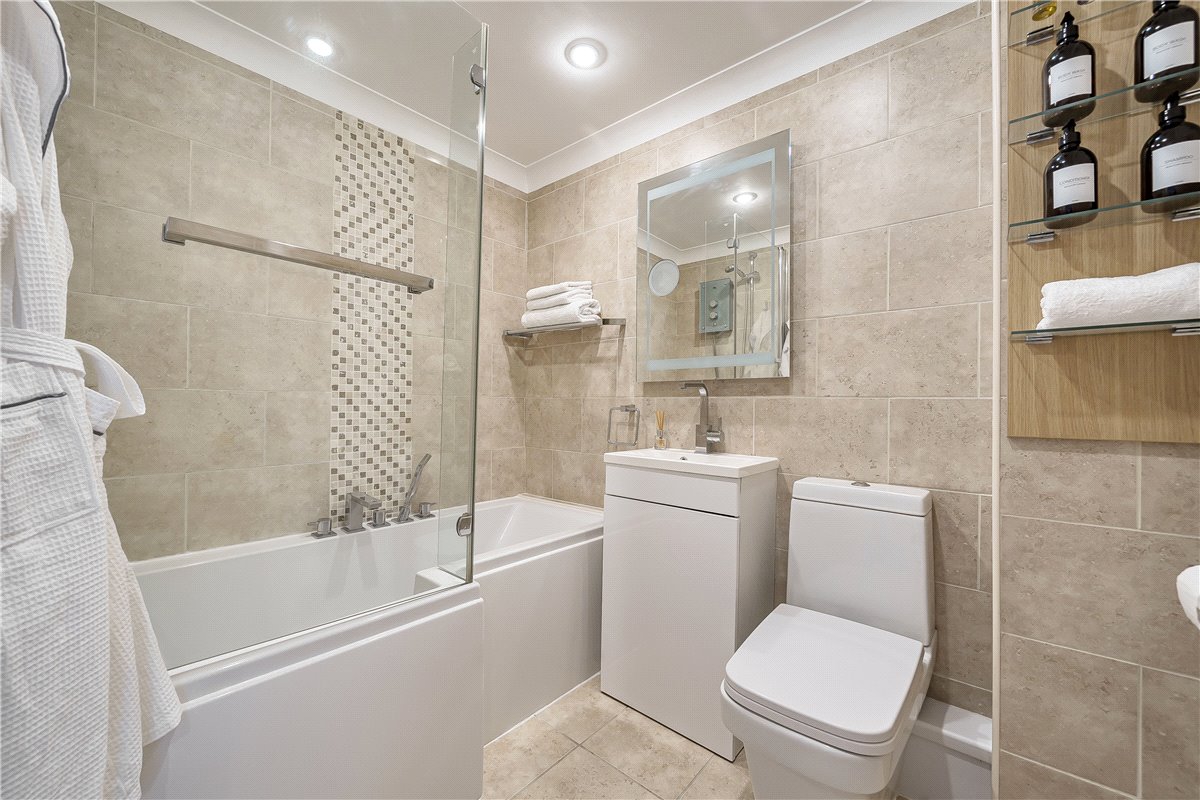 2 bedroom flat, Victoria Bridge Road, Bath BA1 - Sold STC