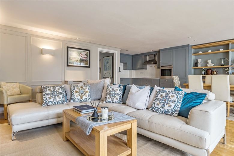 2 bedroom flat, Victoria Bridge Road, Bath BA1 - Sold STC