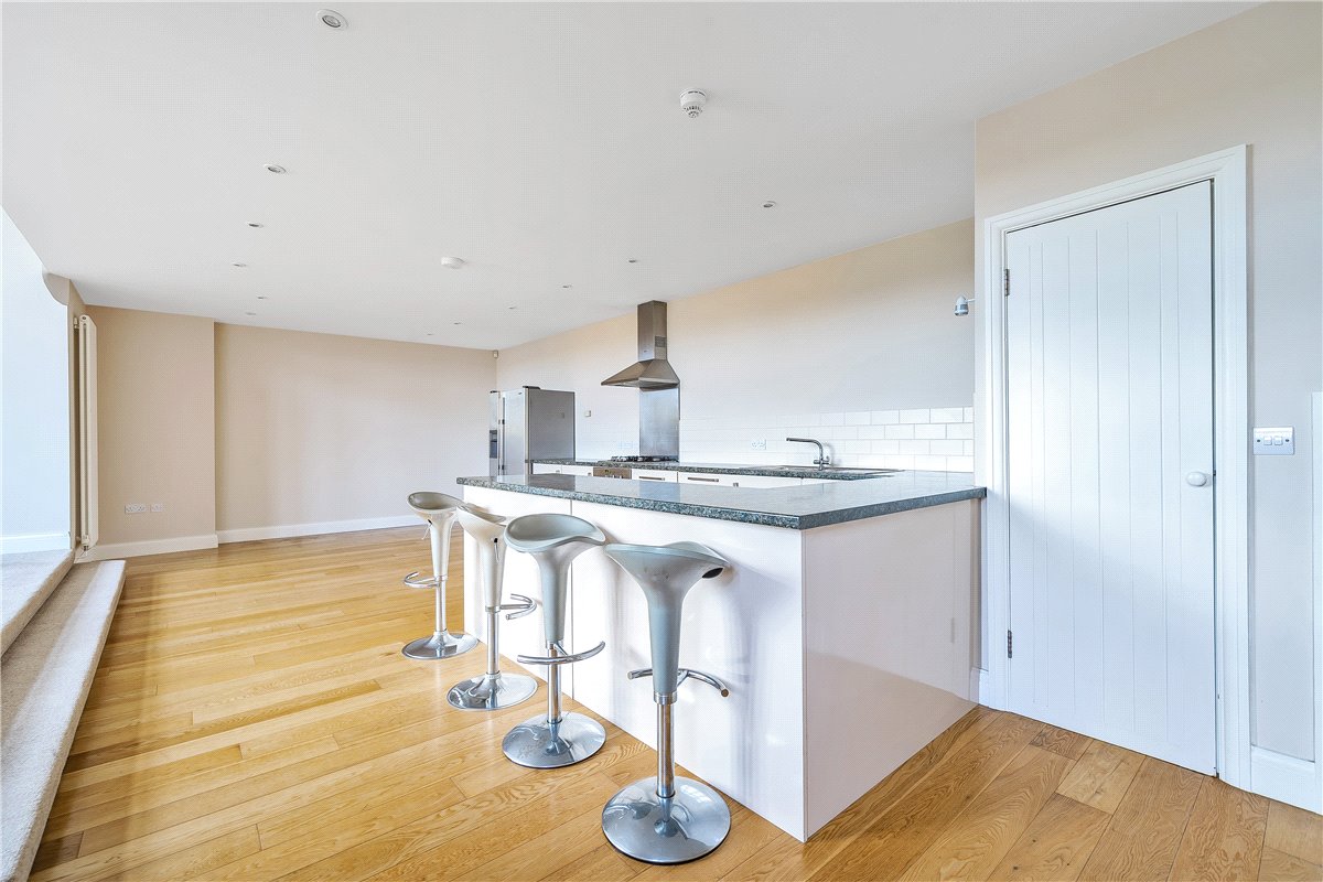 3 bedroom flat, West Avenue, Bath BA2 - Sold