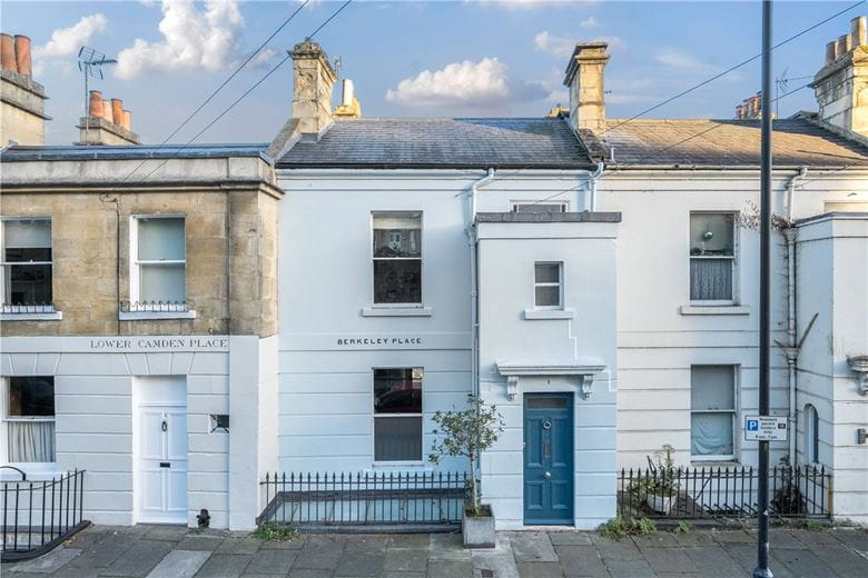 4 bedroom house, Berkeley Place, Camden Road BA1 - Available