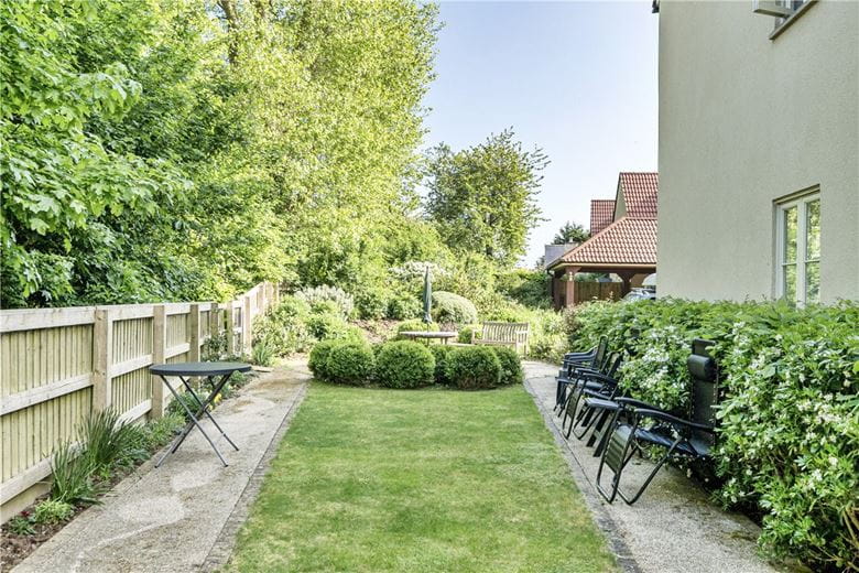 2 bedroom flat, Fortescue Street, Norton St. Philip - Available