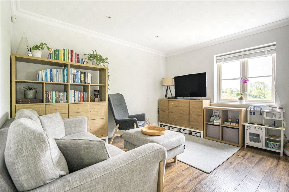 2 bedroom flat, Fortescue Street, Norton St. Philip BA2 - Available