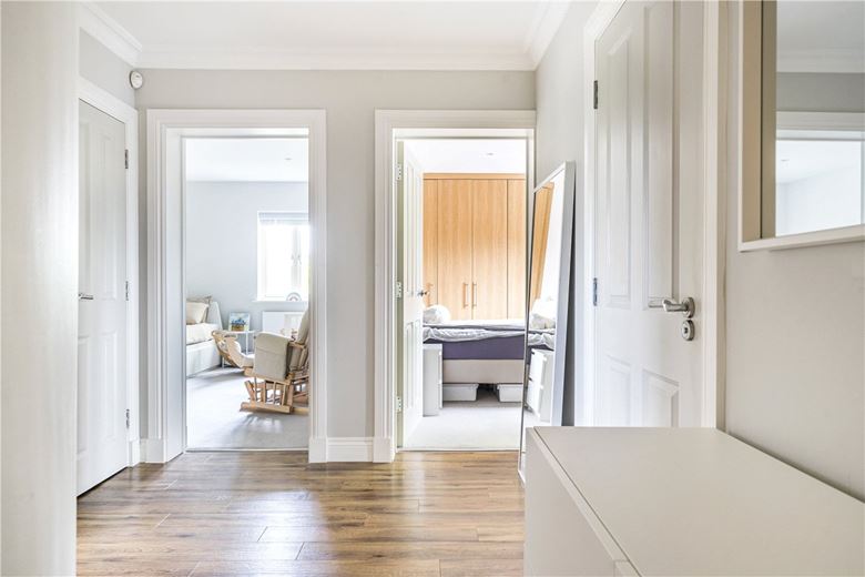 2 bedroom flat, Fortescue Street, Norton St. Philip BA2 - Available