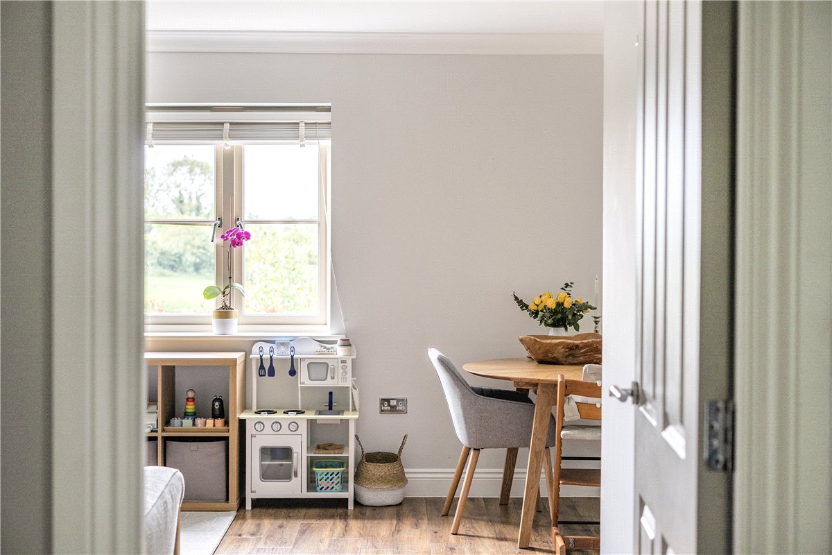 2 bedroom flat, Fortescue Street, Norton St. Philip BA2 - Available