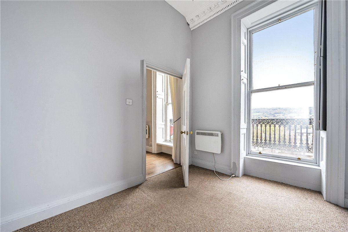 2 bedroom flat, Paragon, Bath BA1 - Sold