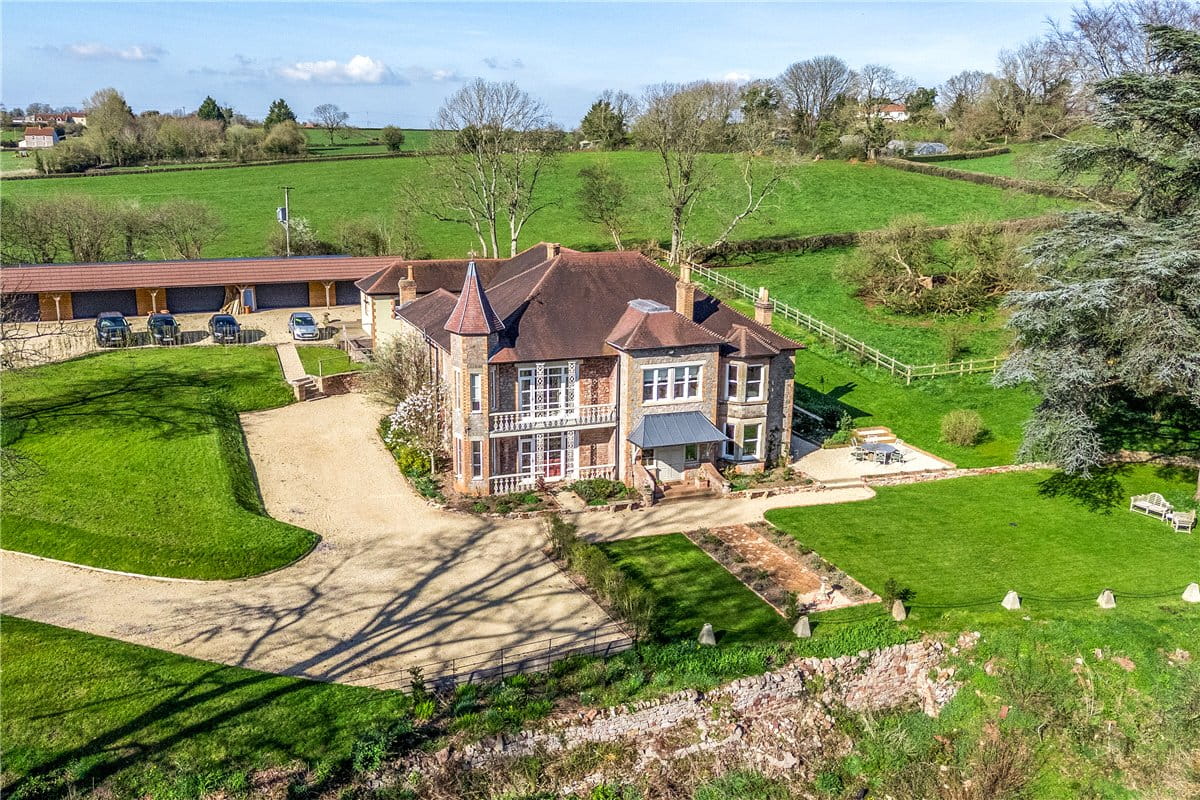 8 bedroom house, Rock Road, Wick BS30 - Available