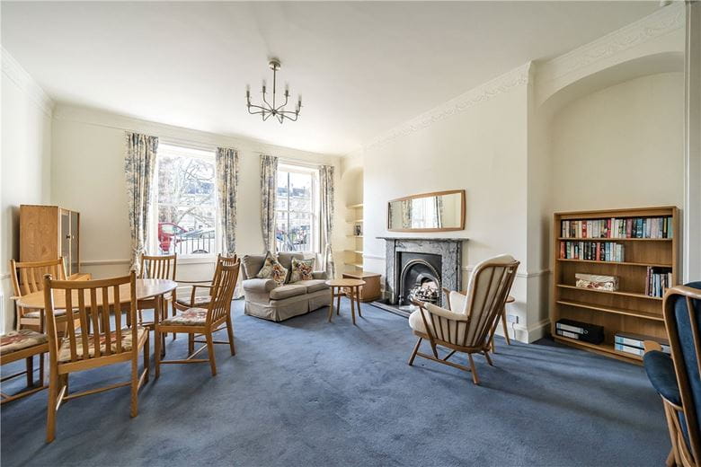 2 bedroom maisonette, St. James's Square, Bath BA1 - Available