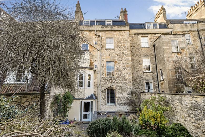 2 bedroom maisonette, St. James's Square, Bath BA1 - Sold STC