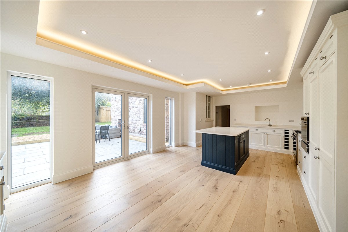 4 bedroom house, Stoke Hill, Stoke St. Michael BA3 - Available