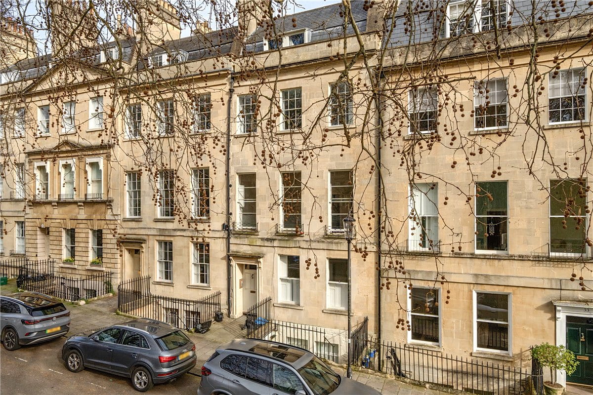 5 bedroom house, St. James's Square, Bath BA1 - Available
