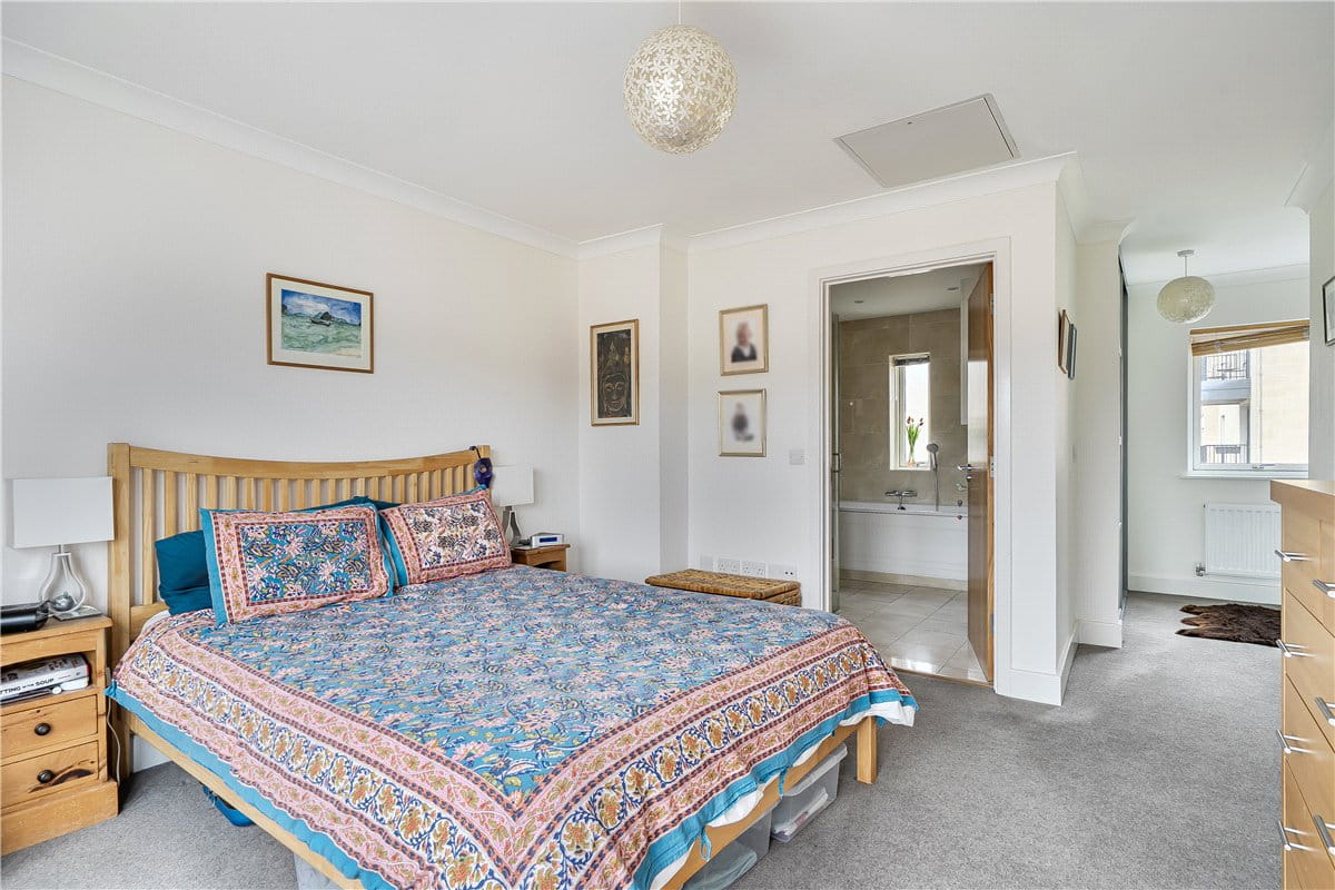 4 bedroom house, Stothert Avenue, Bath BA2 - Available